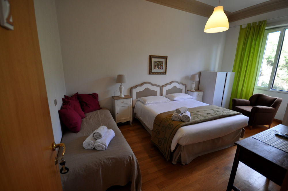 Le Suites Di Tevere Home ローマ エクステリア 写真